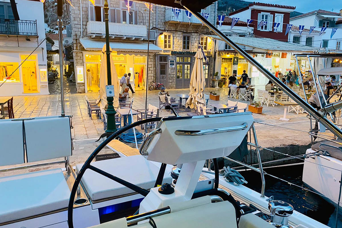 Oceanis Yacht 62 - 4 + 1 — photo 6