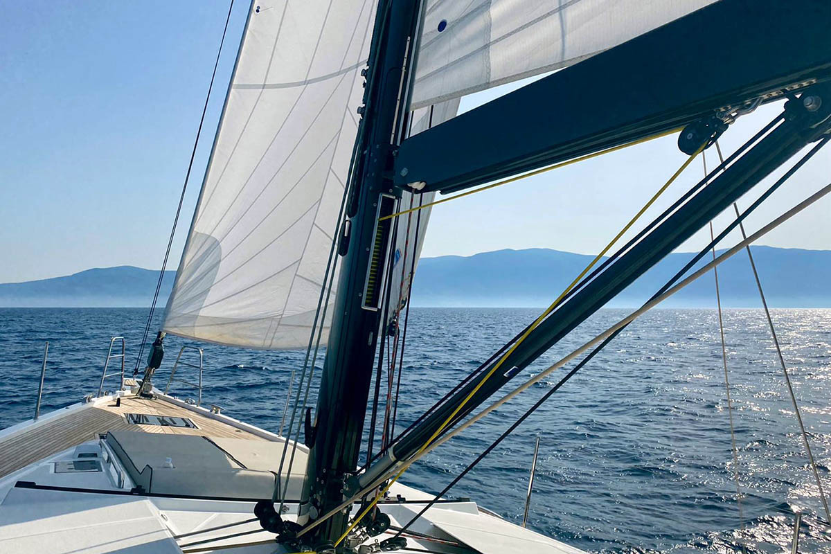 Oceanis Yacht 62 - 4 + 1 — photo 11