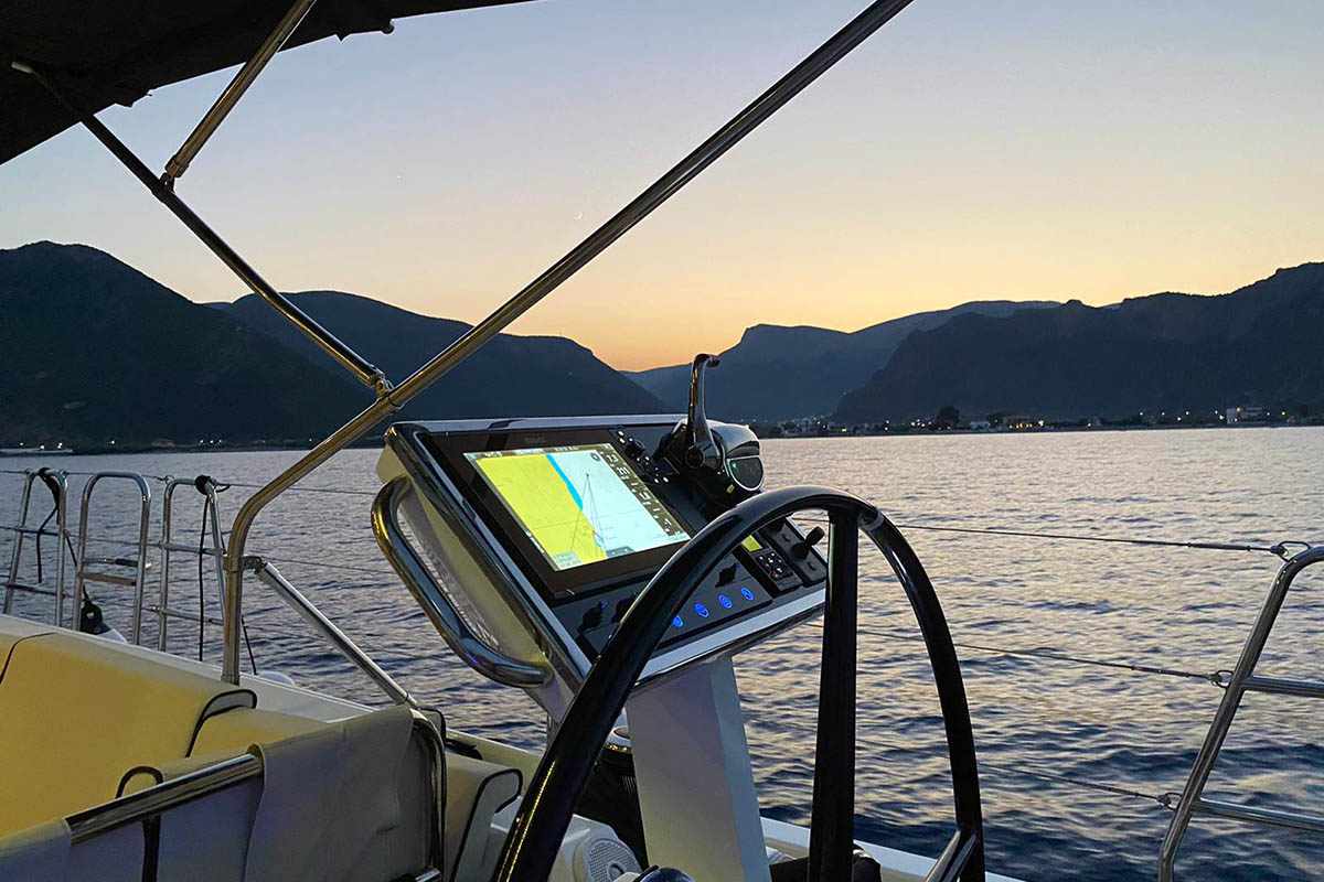Oceanis Yacht 62 - 4 + 1 — photo 12