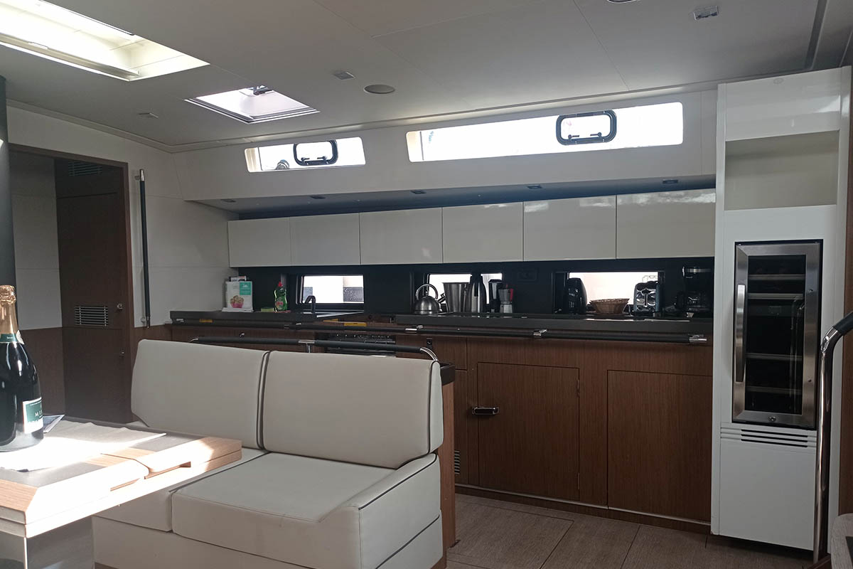 Oceanis Yacht 62 - 4 + 1 — photo 16