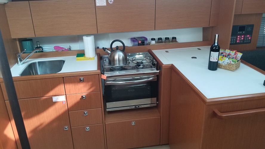 Bavaria C42 — photo 6