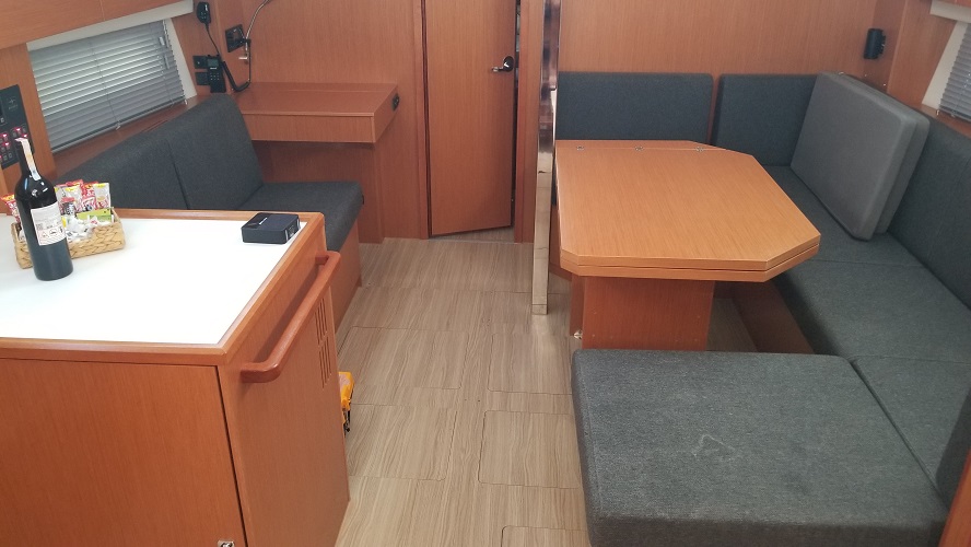 Bavaria C42 — photo 10