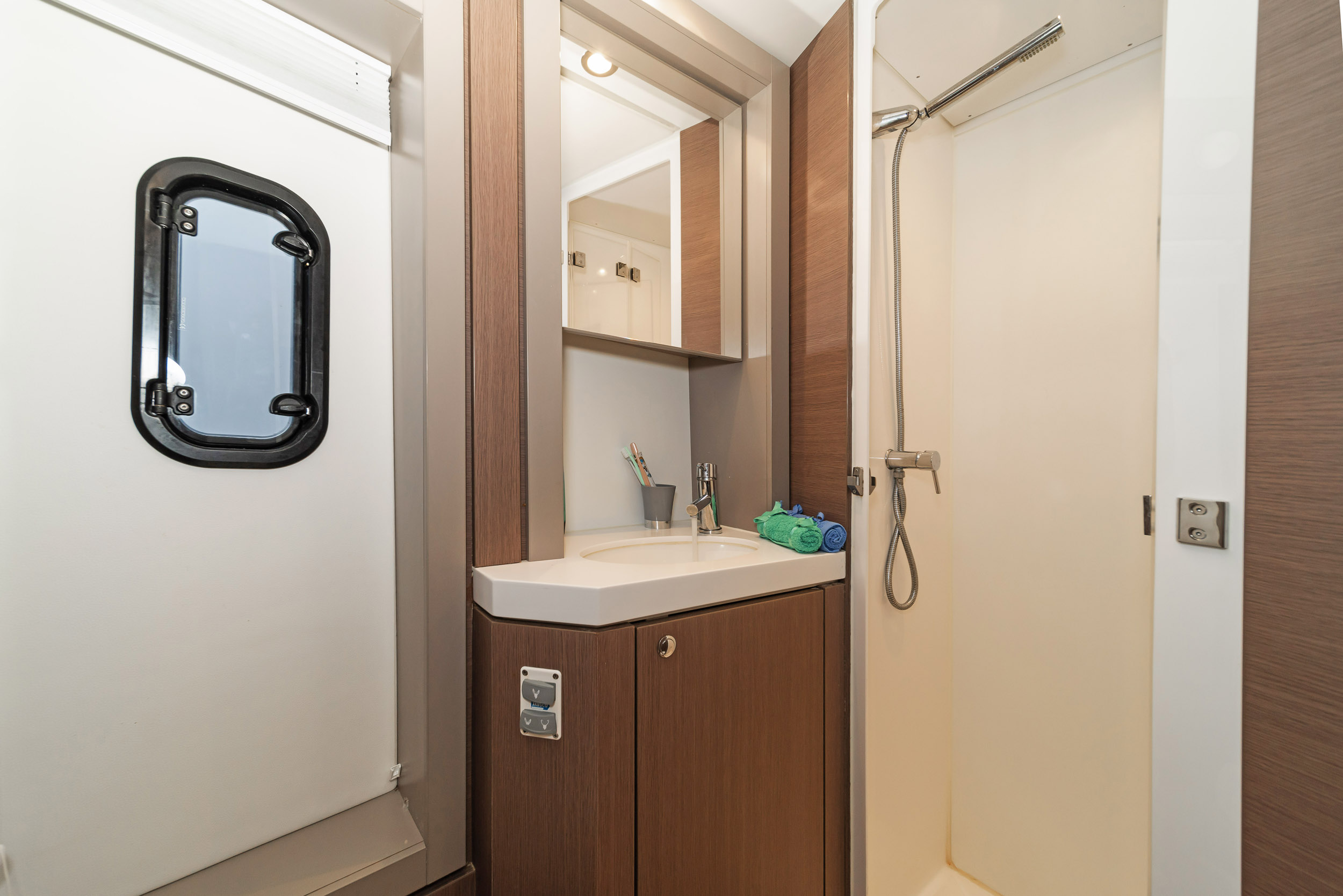 Bali 4.6 - 5 + 2 cab. — photo 26