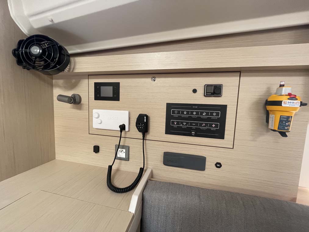 Oceanis 40.1 — photo 11