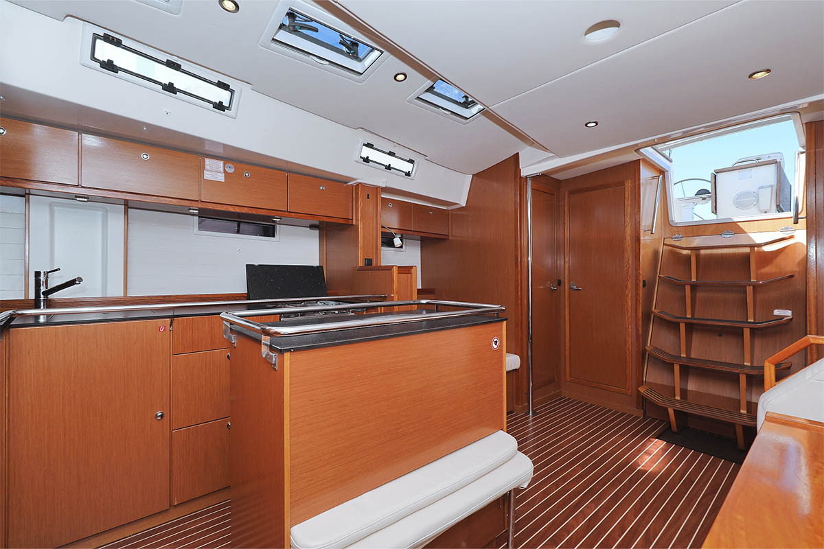 Bavaria 55 Cruiser — photo 14