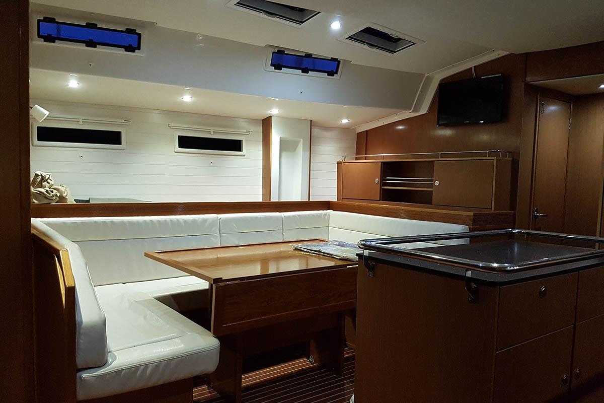 Bavaria 55 Cruiser — photo 16