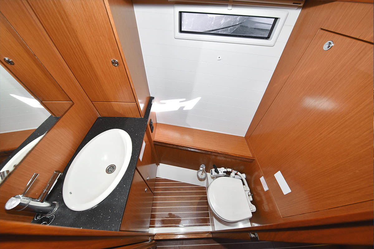 Bavaria 55 Cruiser — photo 21