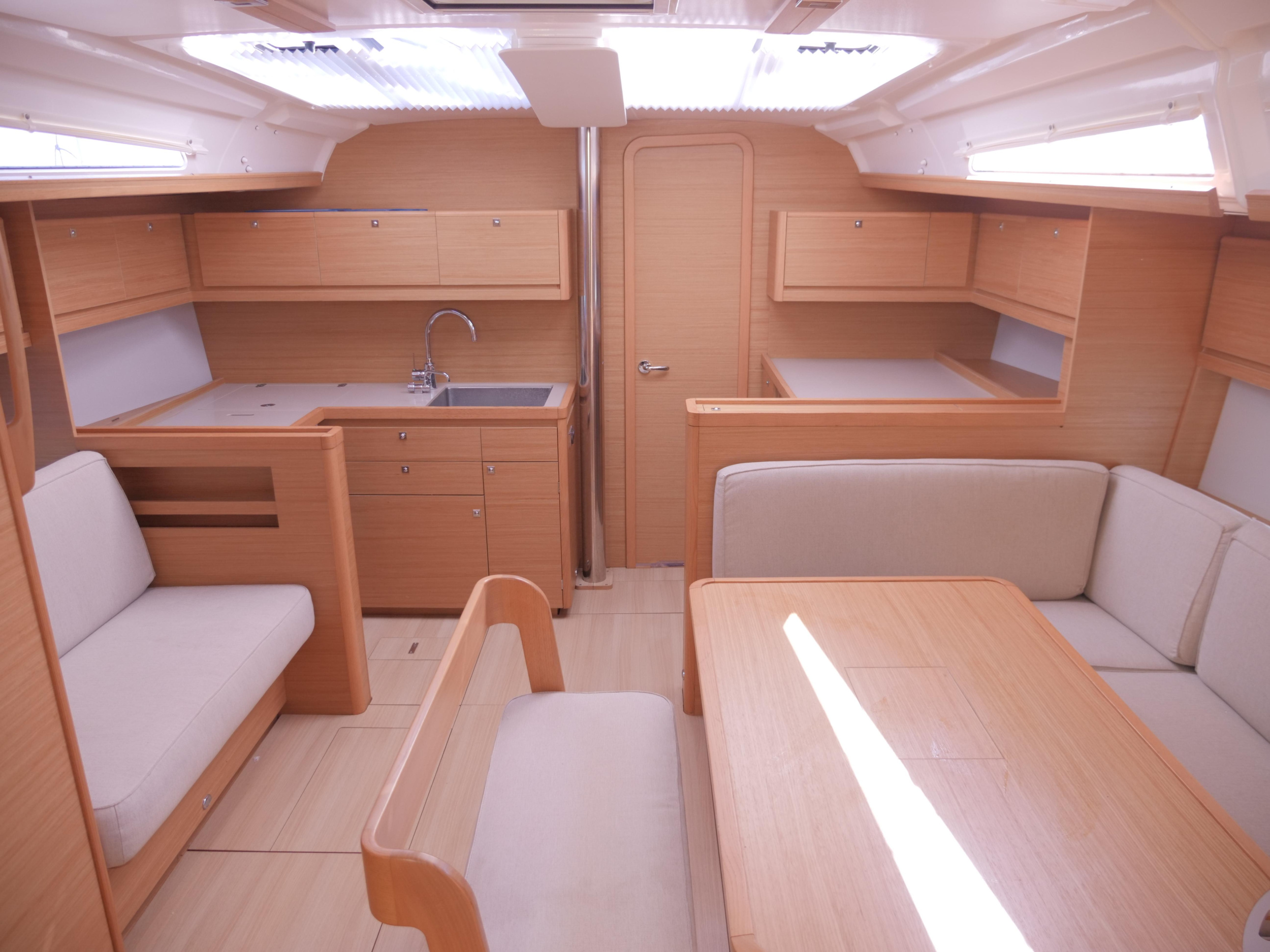 Dufour 430 - 3 cab. — photo 7