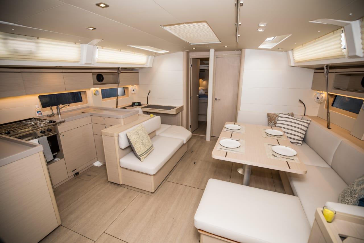 Oceanis 51.1 — photo 9