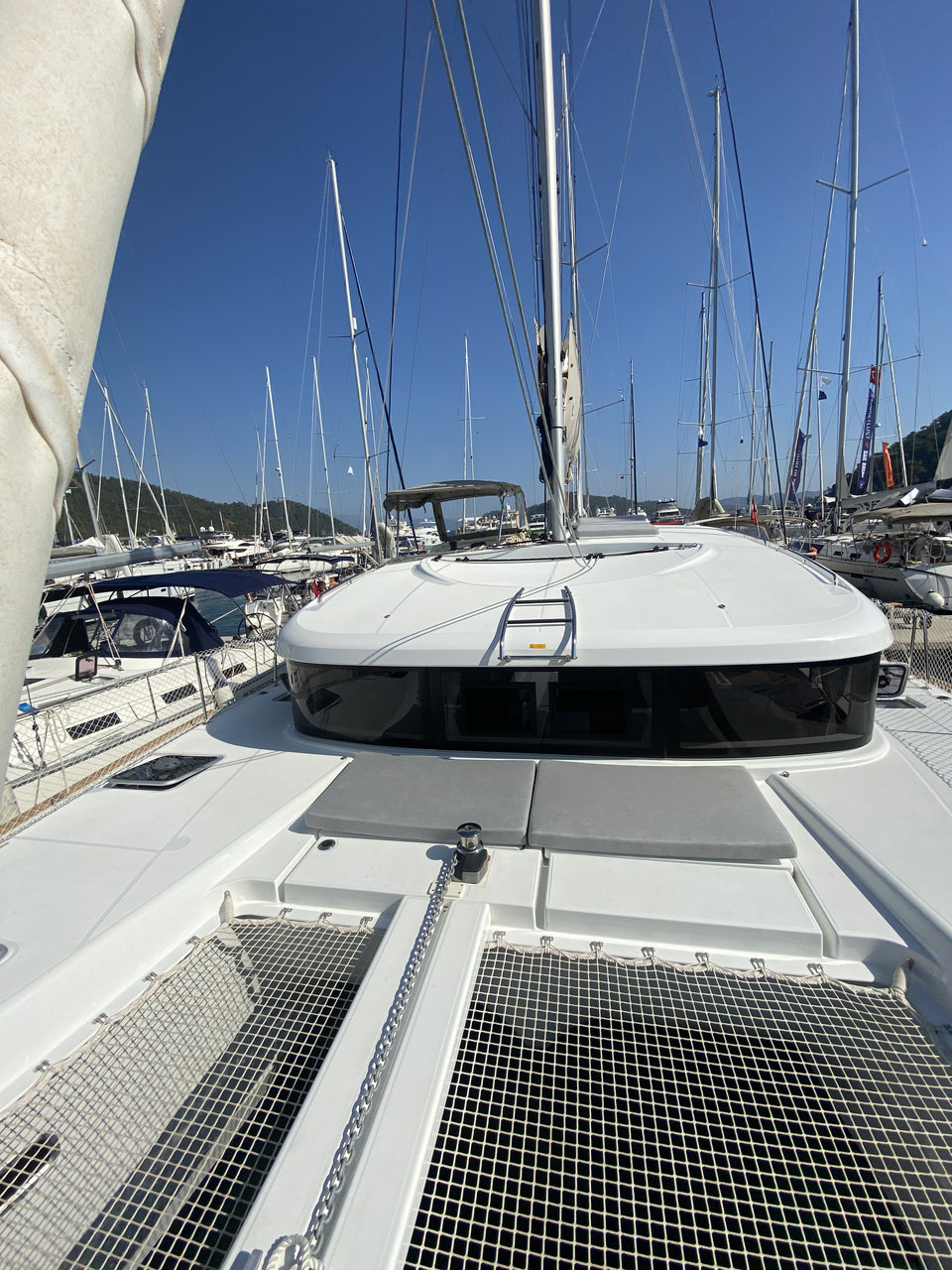 Lagoon 40 - 4 + 2 cab — photo 3