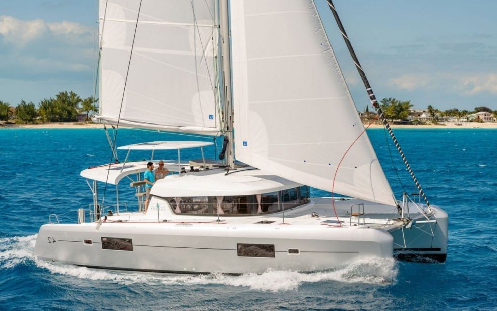 Lagoon 42 - 4 + 1 cab. — photo 1