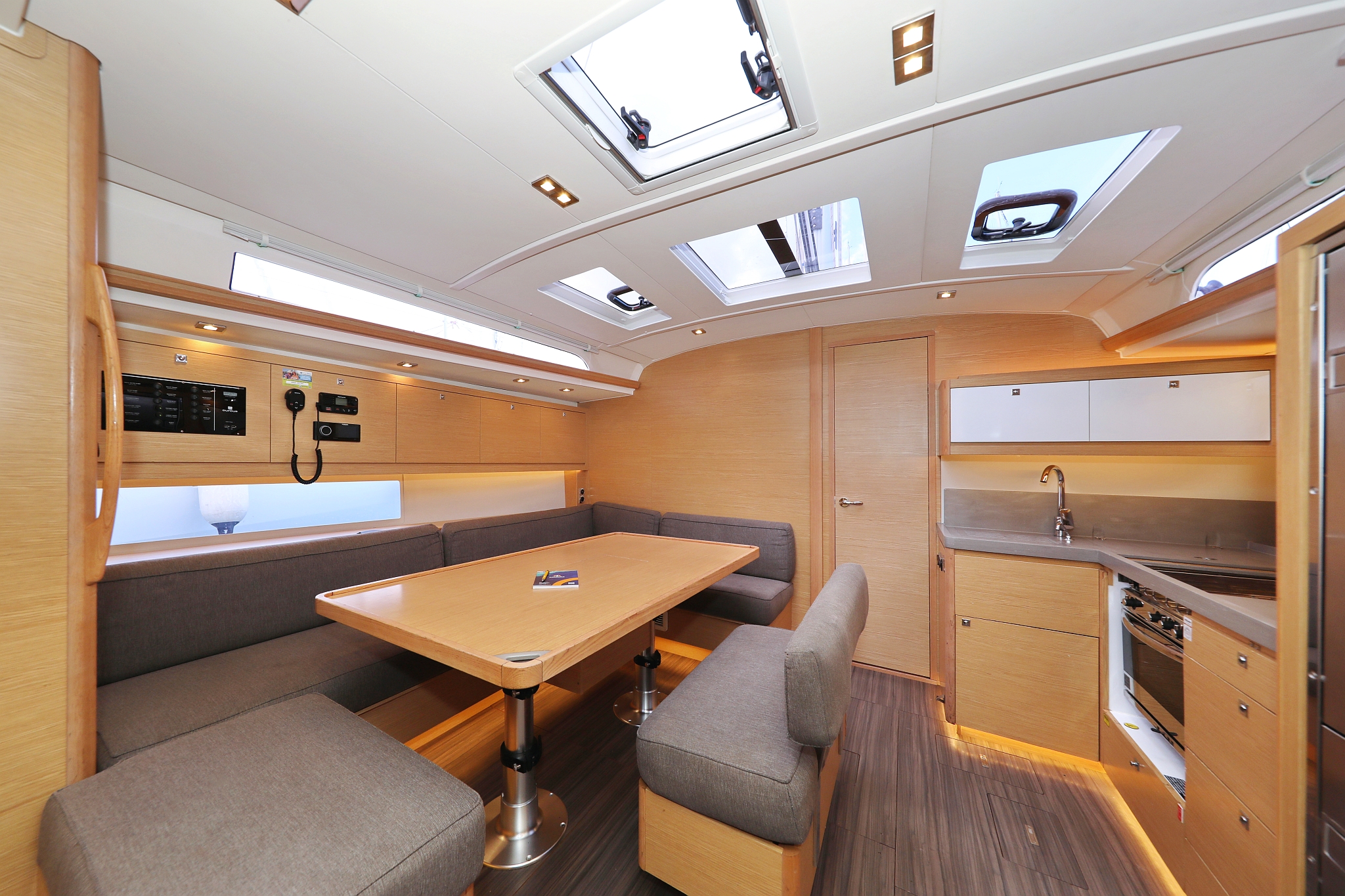 Dufour 470 - 5 cab. — photo 14