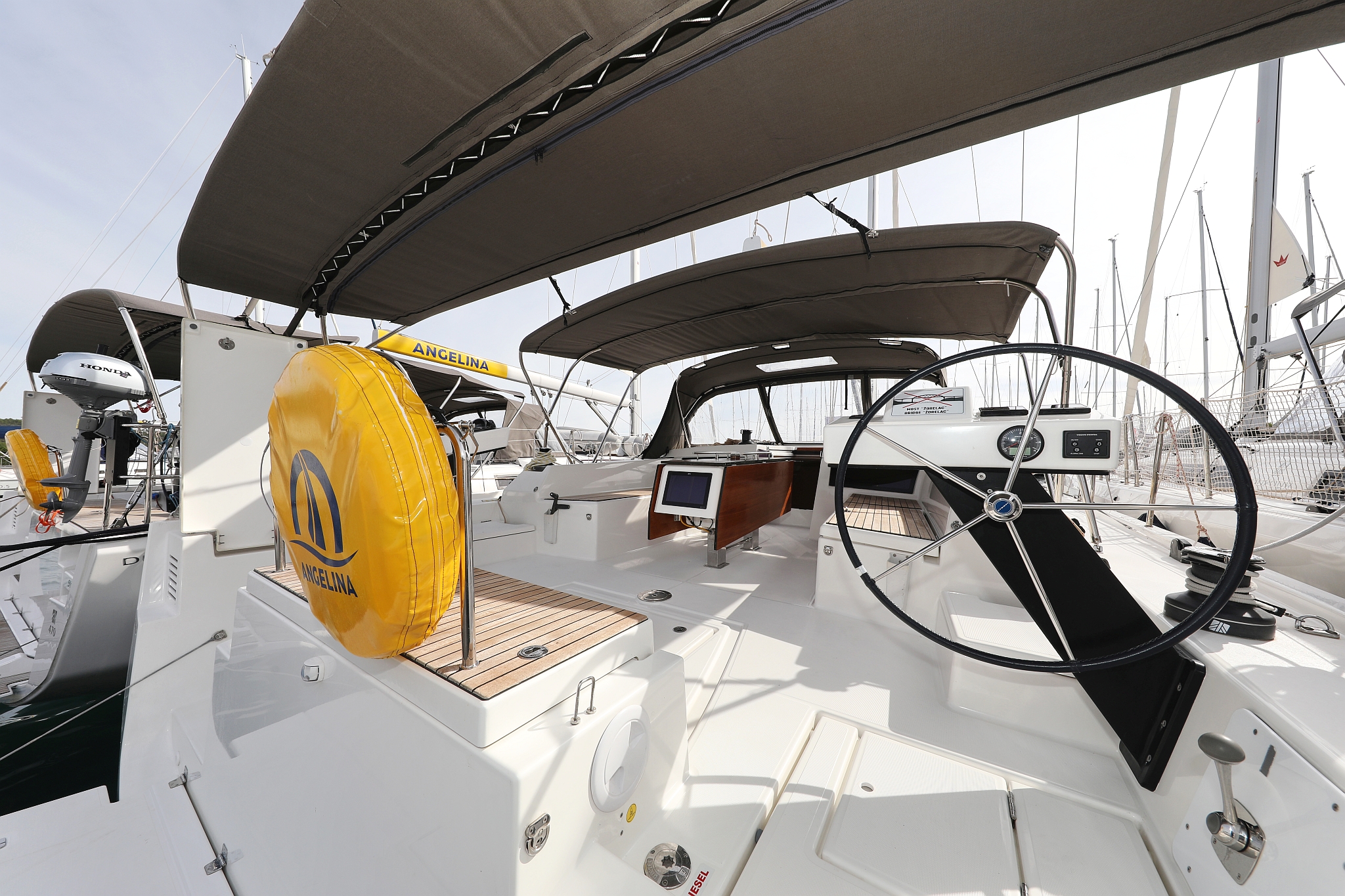 Dufour 470 - 5 cab. — photo 8
