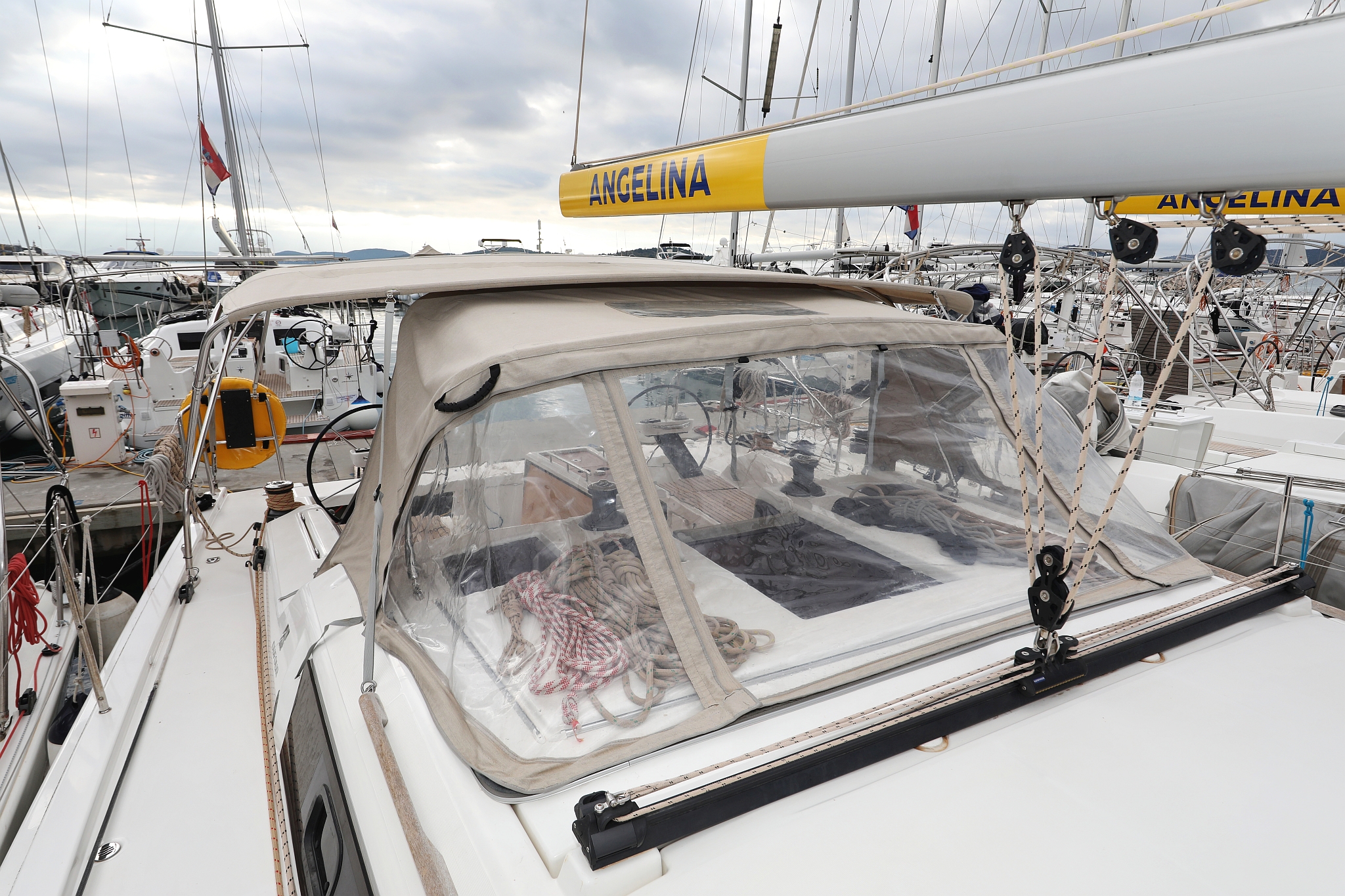 Dufour 430 GL — photo 12