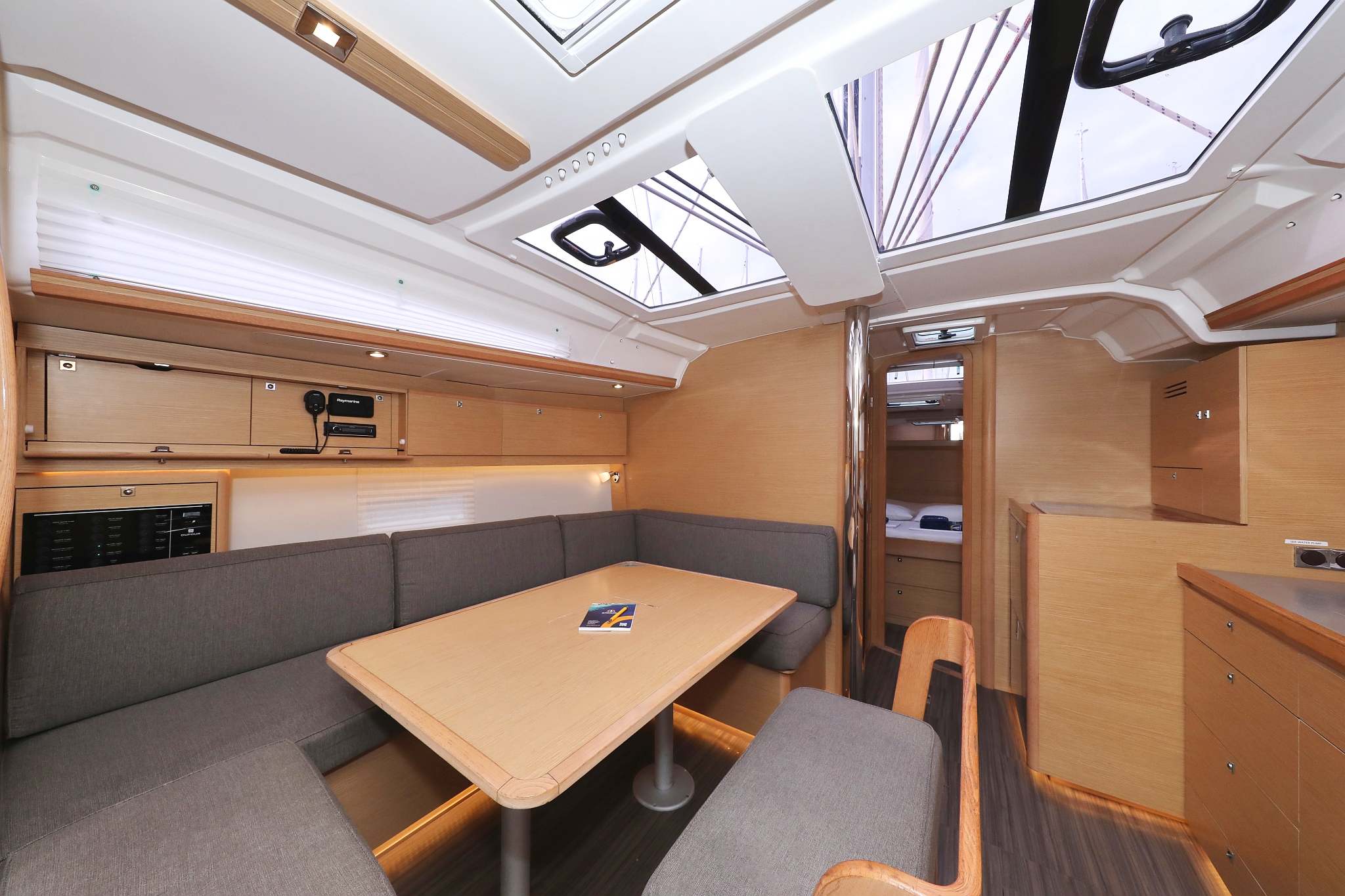 Dufour 430 GL — photo 14