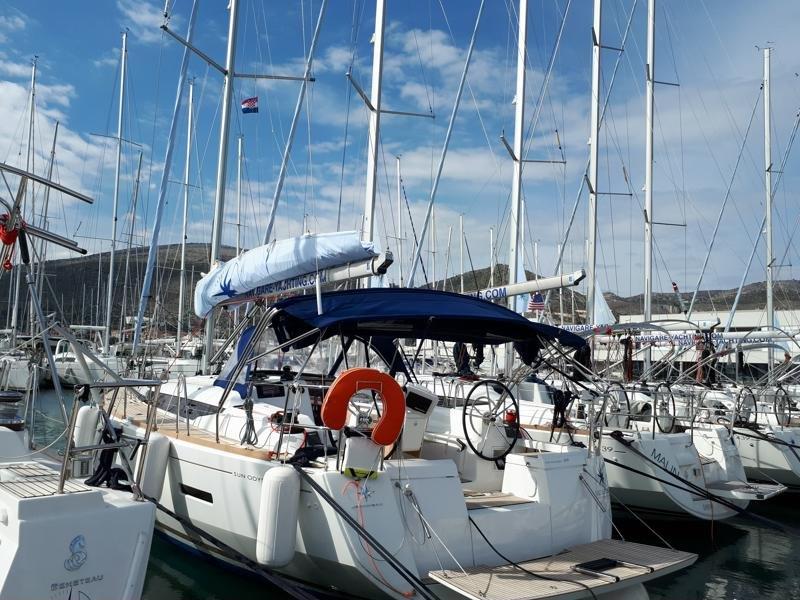 Sun Odyssey 419 - 3 cab. — photo 1