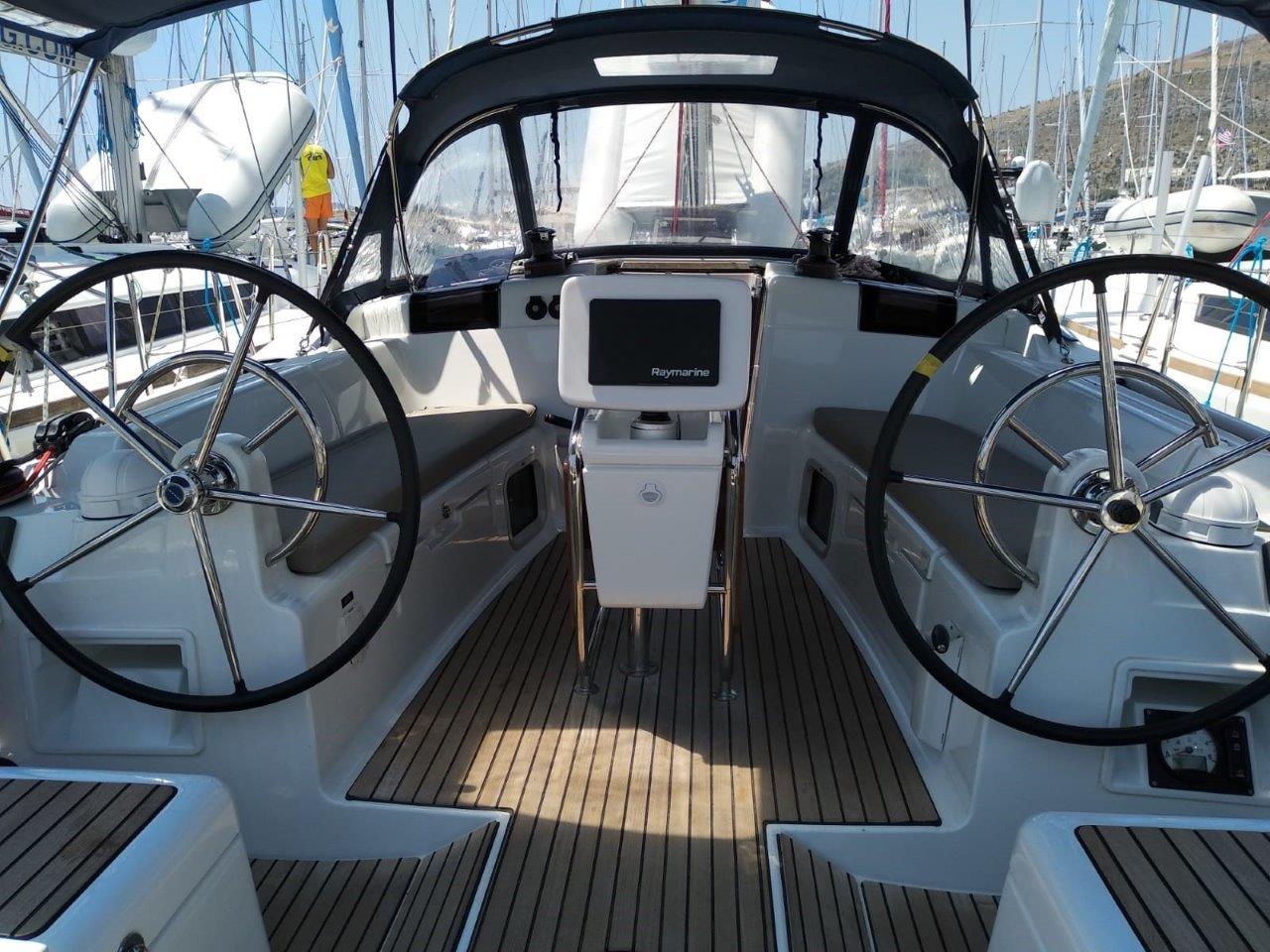 Sun Odyssey 419 - 3 cab. — photo 8