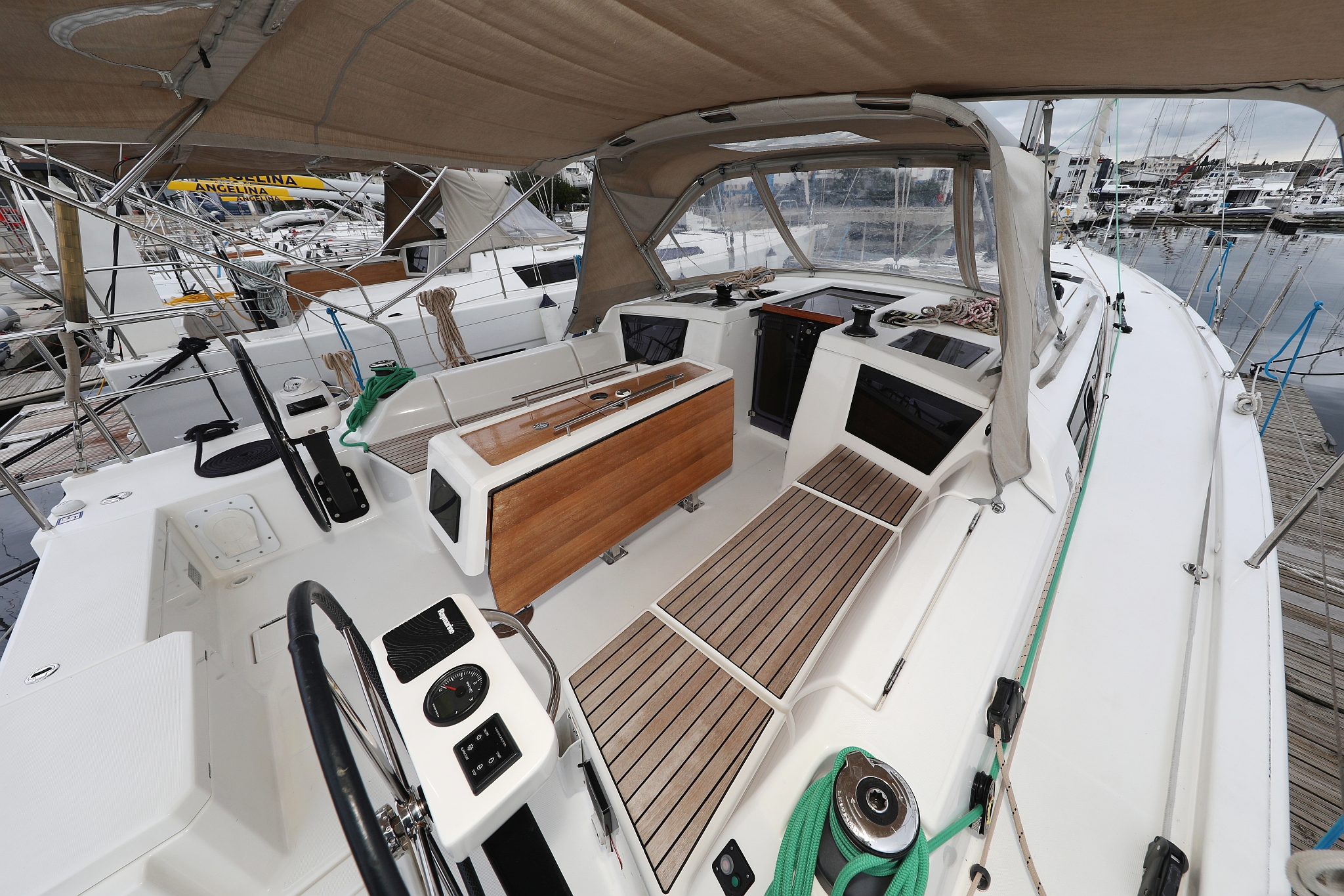 Dufour 390 GL — photo 6