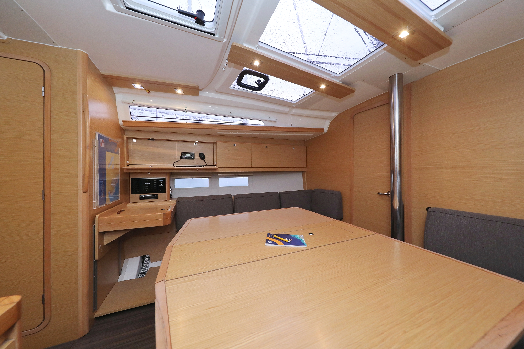 Dufour 390 GL — photo 16