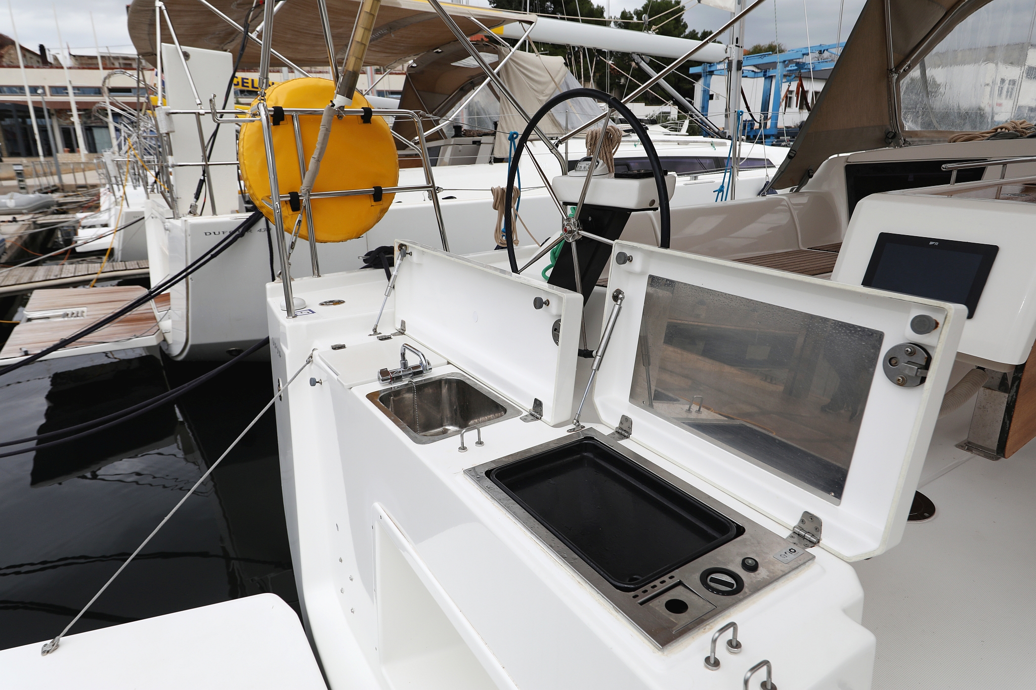 Dufour 390 GL — photo 40