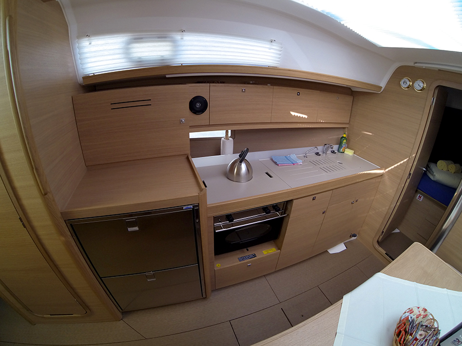 Dufour 382 GL — photo 12
