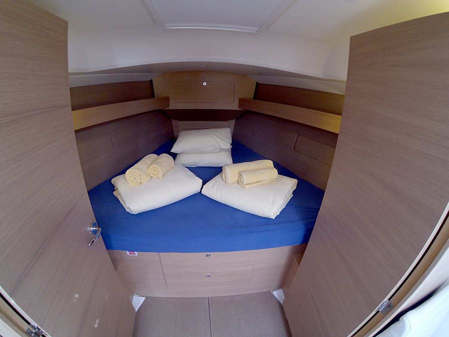 Dufour 382 GL — photo 19