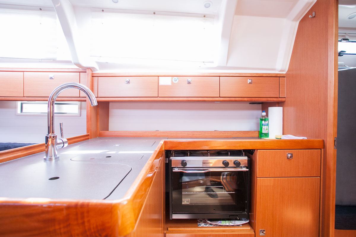 Bavaria Cruiser 37 - 3 cab. — photo 11