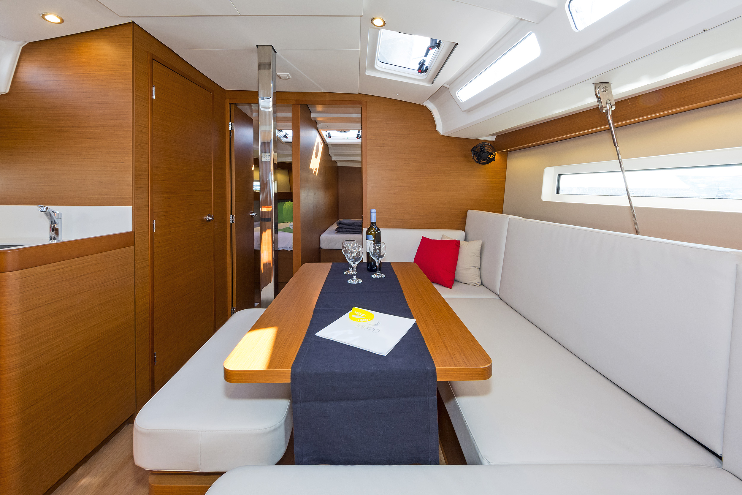 Sun Odyssey 440 - 4 cab. — photo 9