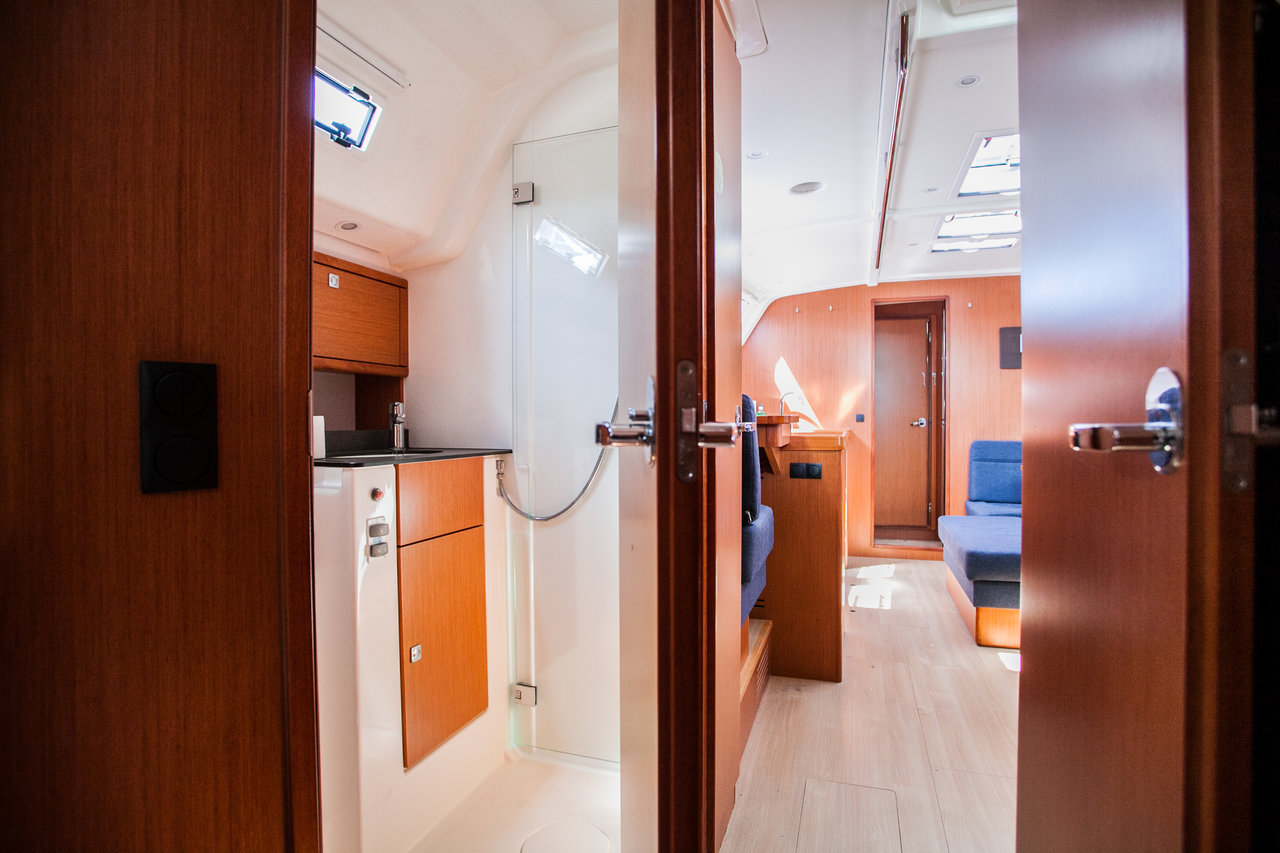 Bavaria Cruiser 51 — photo 11