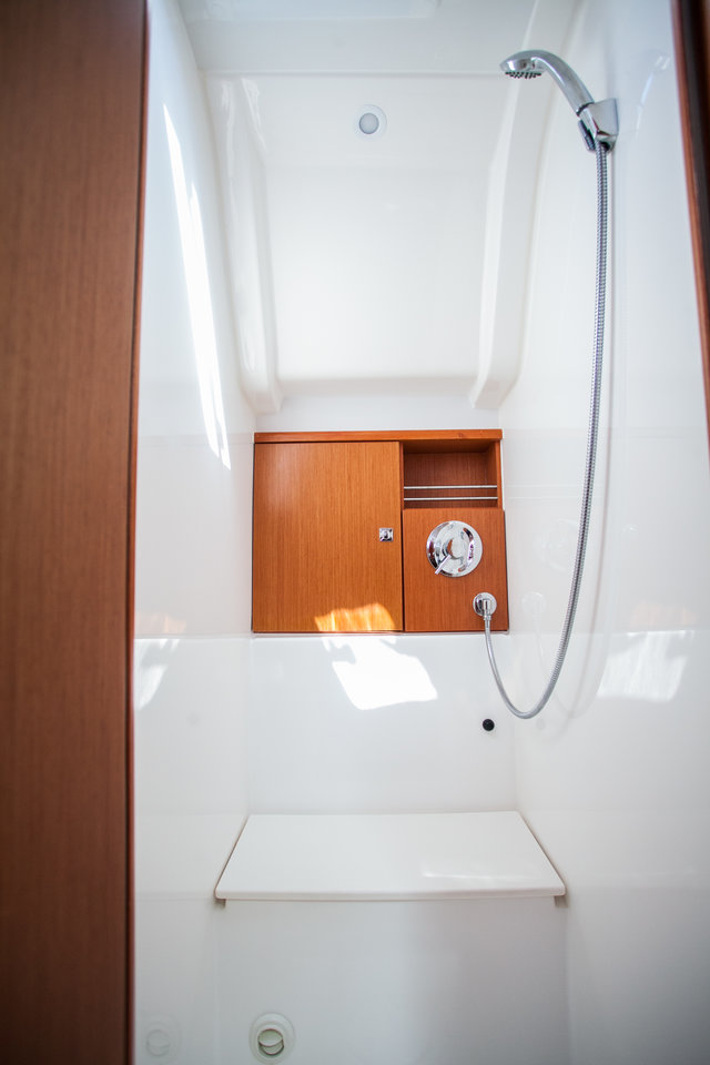 Bavaria Cruiser 51 — photo 18