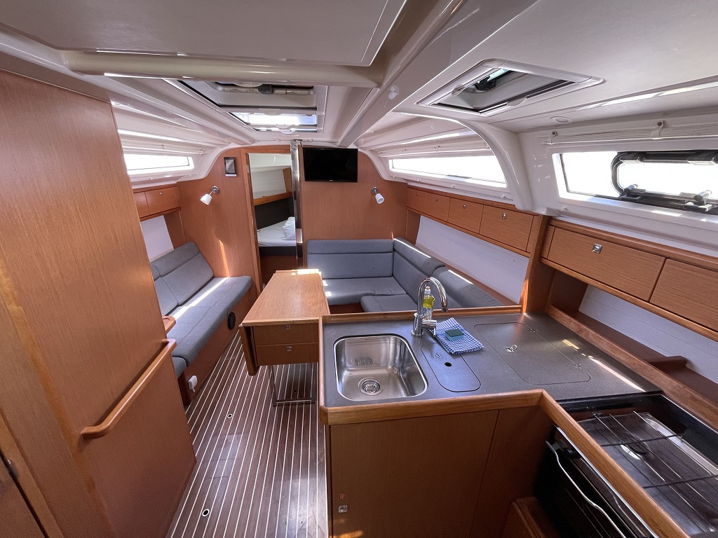 Bavaria Cruiser 37 - 3 cab. — photo 8