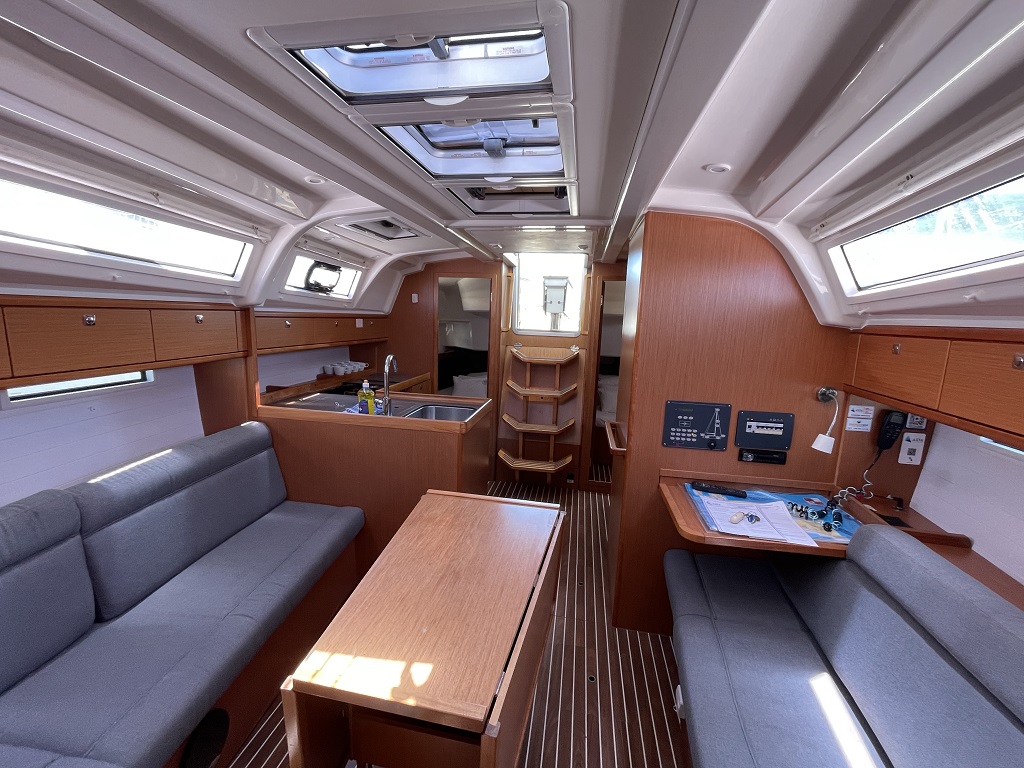 Bavaria Cruiser 37 - 3 cab. — photo 9