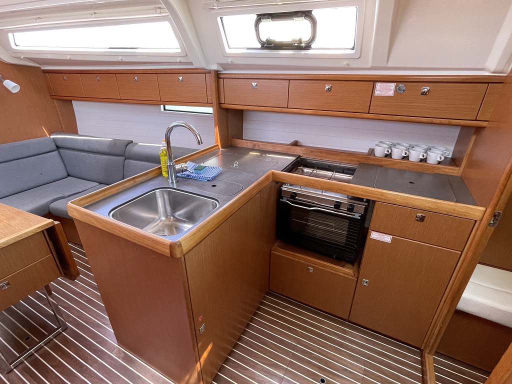 Bavaria Cruiser 37 - 3 cab. — photo 11