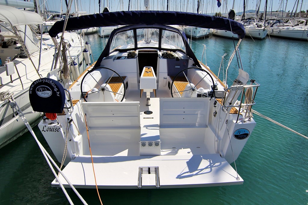 Dufour 382 GL — photo 12