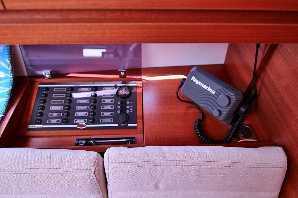 Dufour 382 GL — photo 15