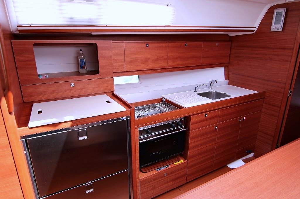 Dufour 382 GL — photo 16
