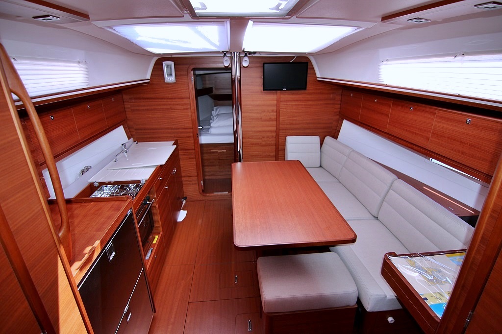 Dufour 382 GL — photo 18