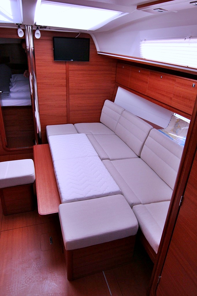 Dufour 382 GL — photo 19