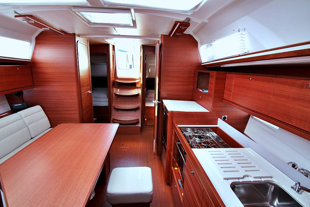 Dufour 382 GL — photo 15