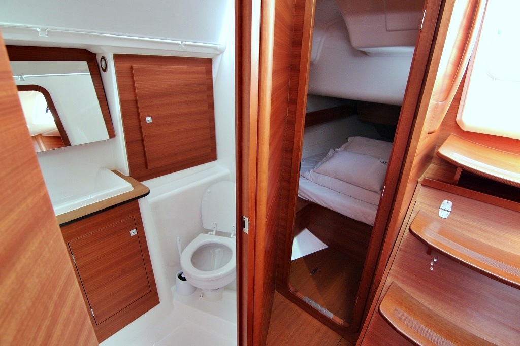 Dufour 382 GL — photo 20