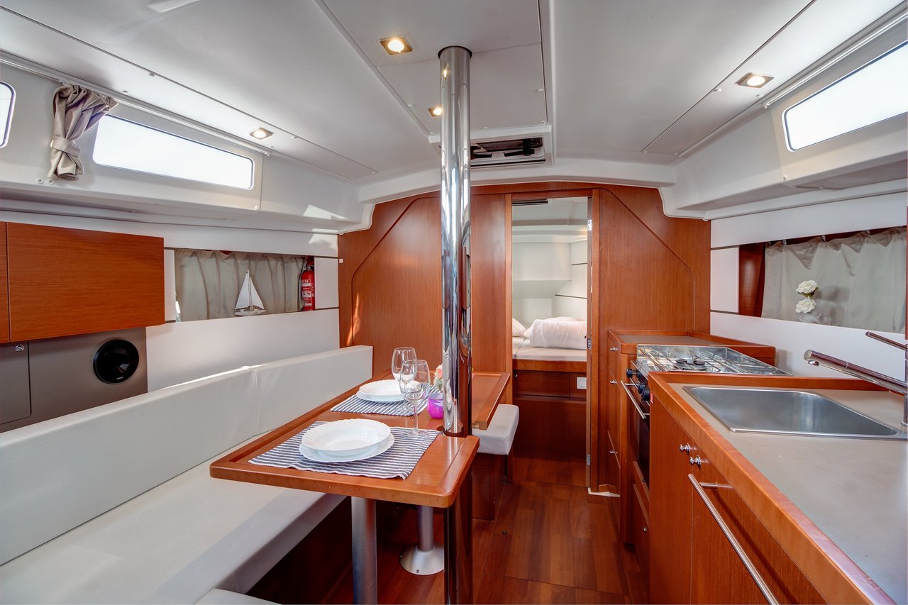 Oceanis 35 — photo 8