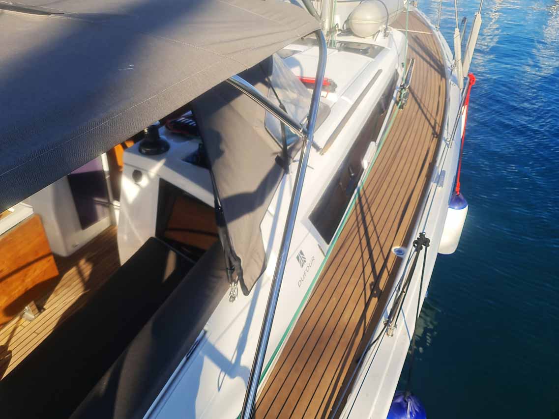 Dufour 430 - 3 cab. — photo 4