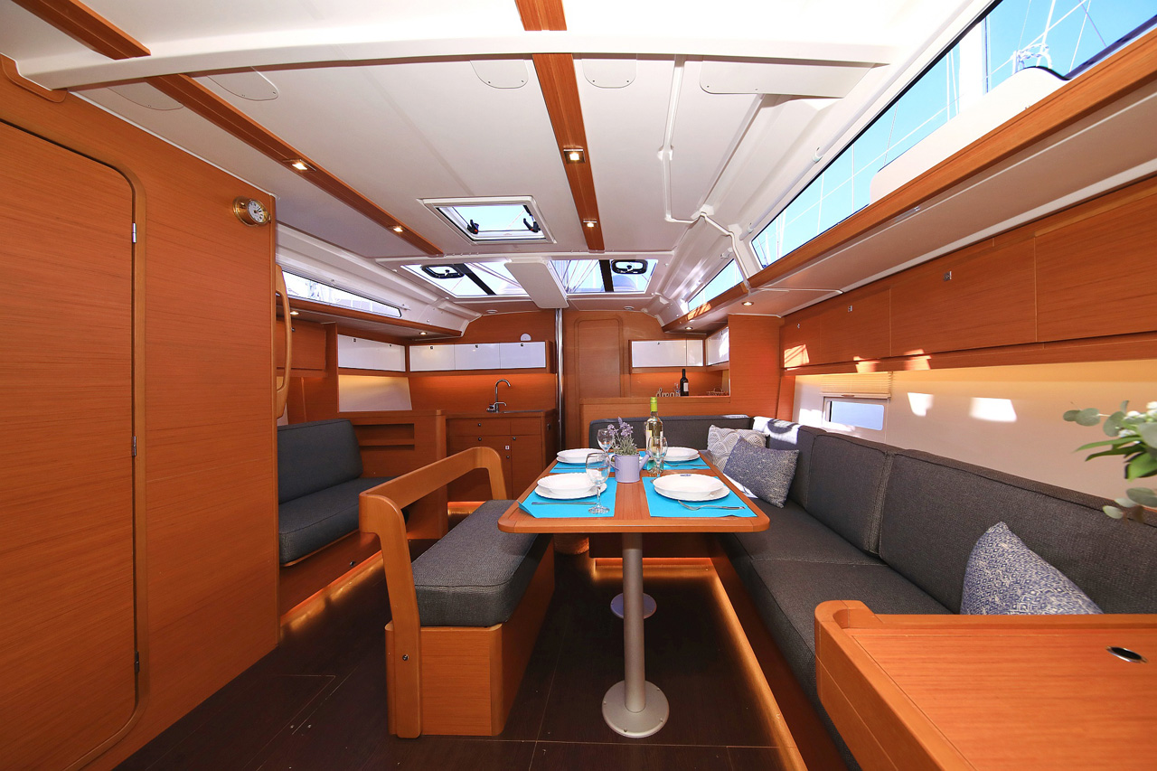 Dufour 430 - 3 cab. — photo 8