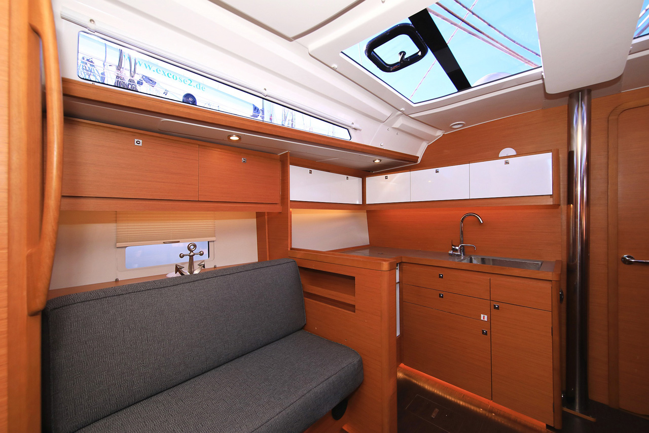 Dufour 430 - 3 cab. — photo 12