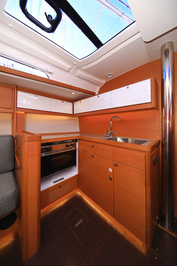 Dufour 430 - 3 cab. — photo 13
