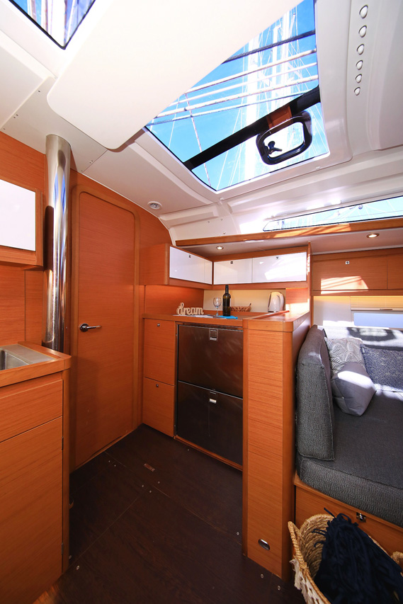 Dufour 430 - 3 cab. — photo 14