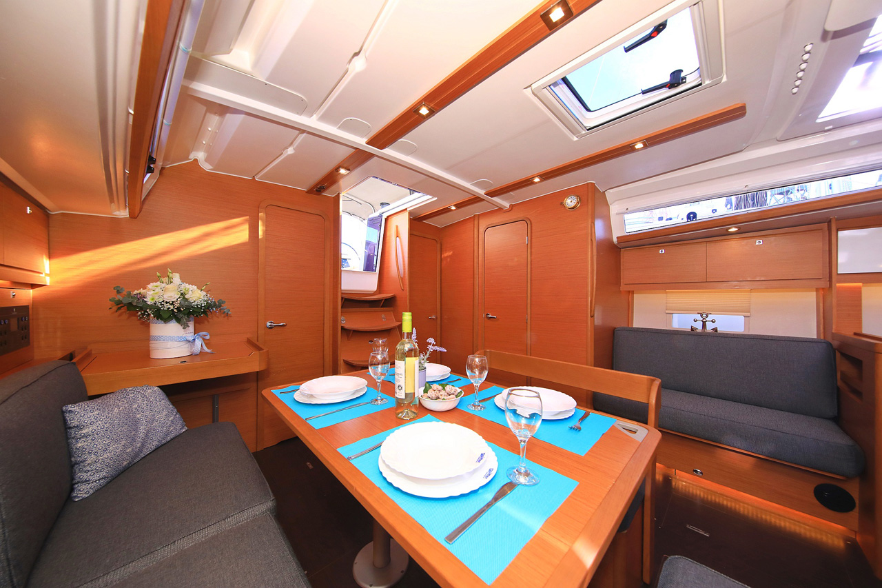 Dufour 430 - 3 cab. — photo 16