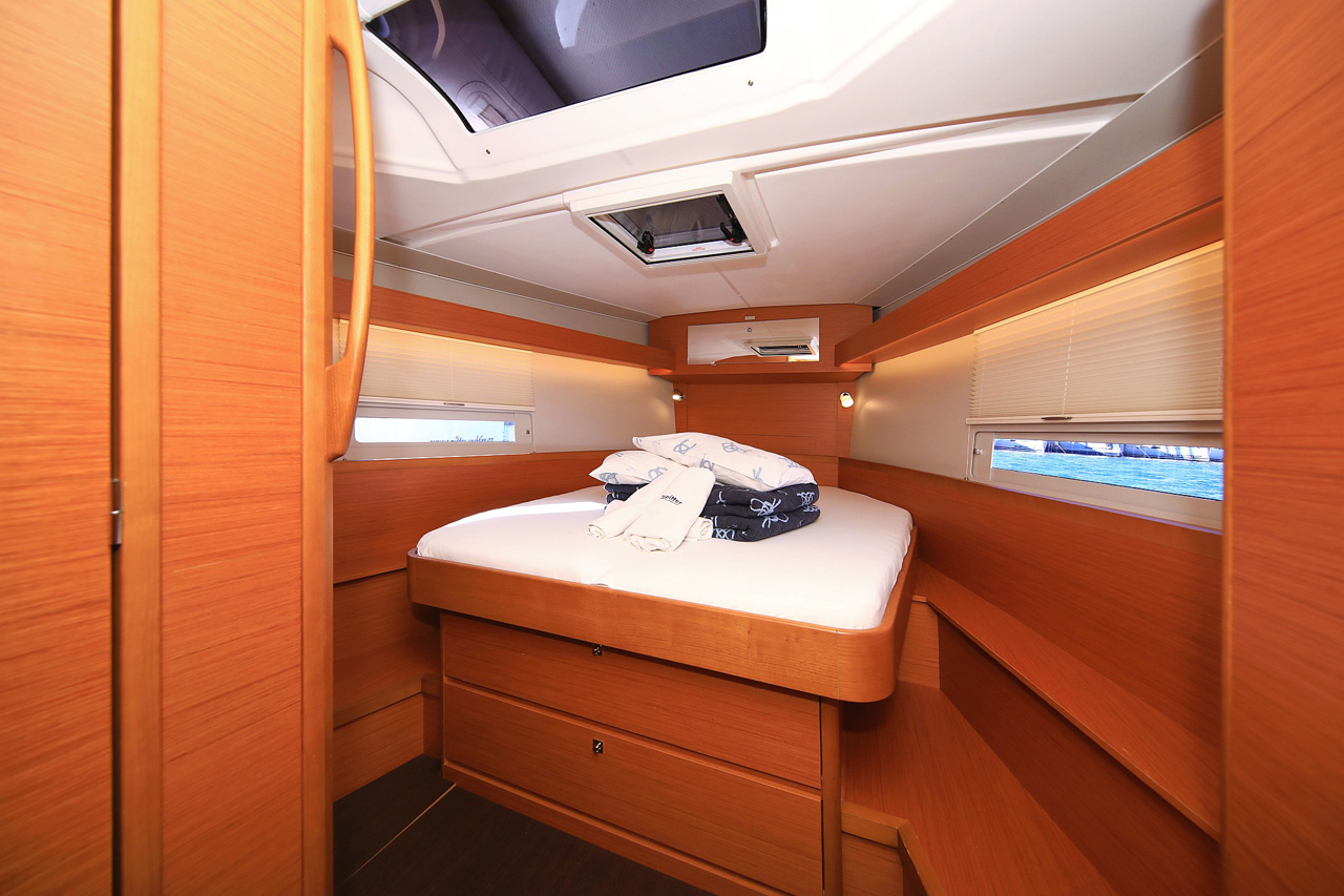 Dufour 430 - 3 cab. — photo 17