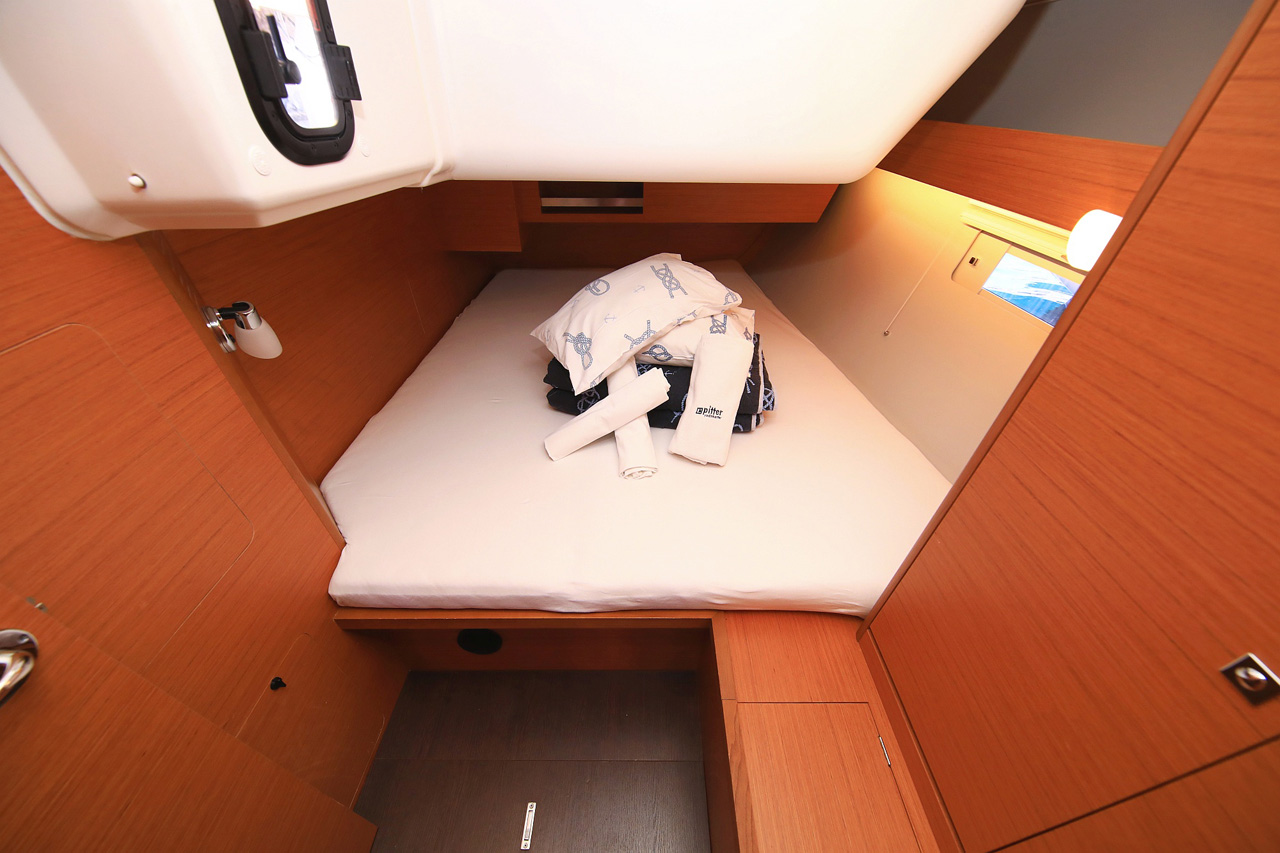 Dufour 430 - 3 cab. — photo 22