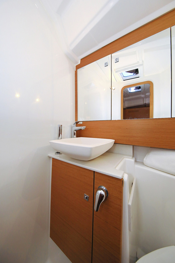 Dufour 430 - 3 cab. — photo 25